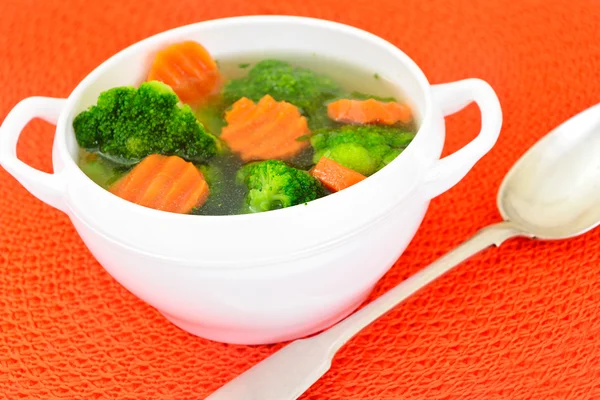 Brokuły i zupa z marchwi. Dieta Fitness odżywianie — Zdjęcie stockowe