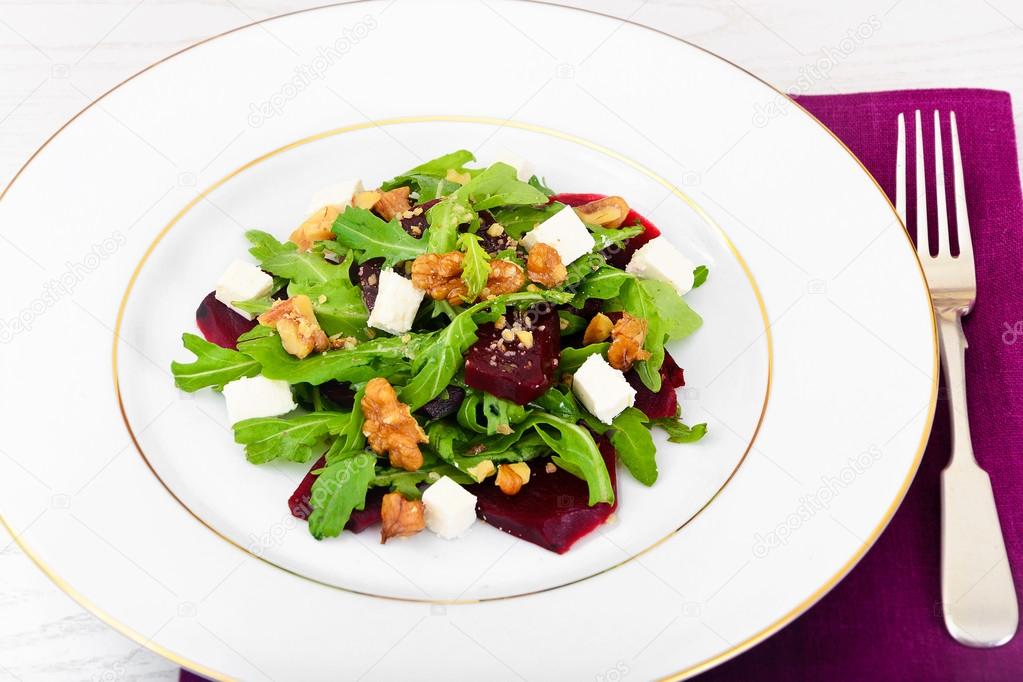 råa rödbetor i sallad råa rödbetor i sallad