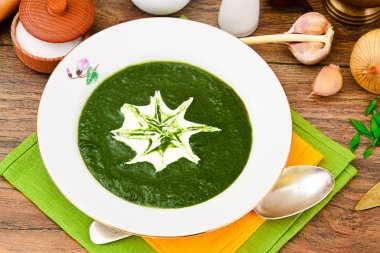 Püre ıspanak çorbası