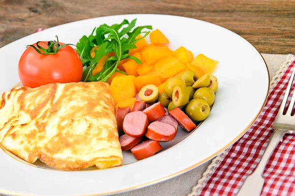 Gesunde Ernährung: Rührei mit Gemüse — Stockfoto