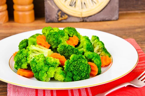 Broccoli en wortelen. Dieet Fitness voeding — Stockfoto