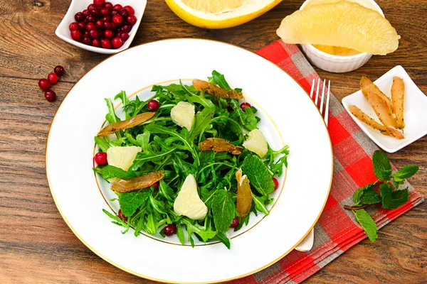Salad Mix Batavian, Frise, Radicchio, Chicory, Cranberry, Grape — Stock Photo, Image
