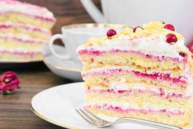 Cranberries ile tatlı pasta