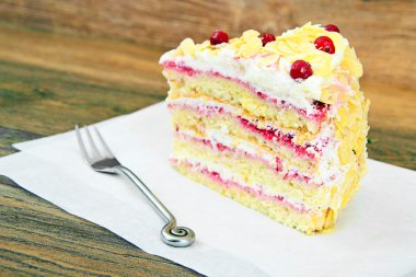 Cranberries ile tatlı pasta
