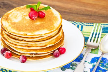 Kızılcık yığını ile lezzetli gözleme