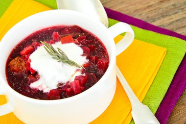 Sağlıklı gıda: Pancar, fasulye, sebze çorbası