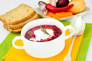 Sağlıklı gıda: Pancar, fasulye, sebze çorbası