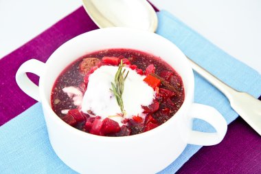 Sağlıklı gıda: Pancar, fasulye, sebze çorbası