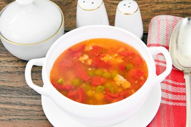 Sağlıklı gıda: Balık sebze çorbası.