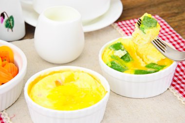 Havuç ve yeşil fasulye ile diyet omlet