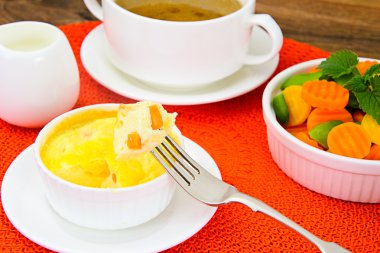 Havuç ve yeşil fasulye ile diyet omlet