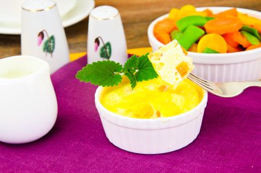 Havuç ve yeşil fasulye ile diyet omlet