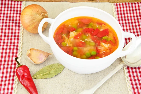 Aliments sains : Soupe de poisson Légumes — Photo