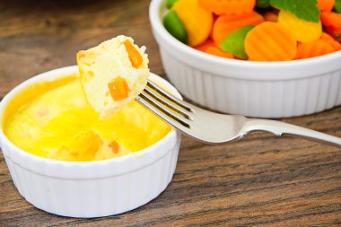 Havuç ve yeşil fasulye ile diyet omlet