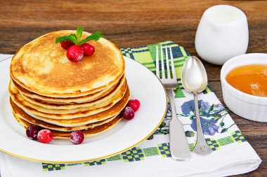 Kızılcık yığını ile lezzetli gözleme