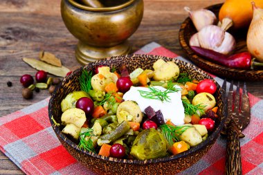 Sebze Güveç, kabak, mantar, havuç, bezelye, fasulye, Cranbe