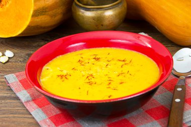 Havuç çorbası safran diyet gıda ile krem