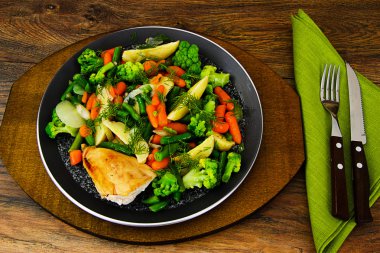 Haşlanmış sebze patates, havuç, Mısır, yeşil fasulye, soğan w