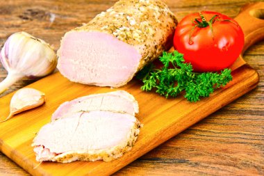 Baharat soslu soğuk haşlanmış domuz eti
