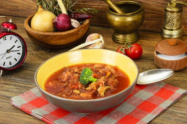 Gesunde Ernährung: Suppe mit Rüben und Gemüse — Stockfoto