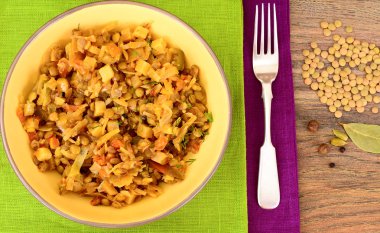 Braysed Kabbazhe vith somun tohum mercimek Andes.