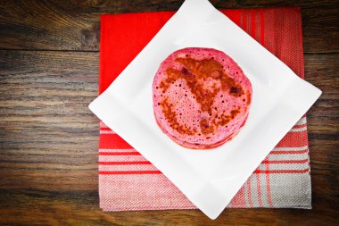 Pancar ile gözleme. Diyet gıda