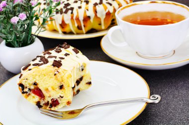 Beyaz Buzlanma, çay ve çikolata Paskalya kek