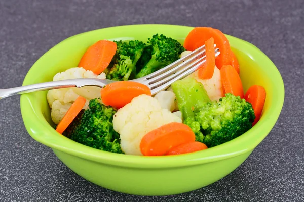 : Grönsaker Broccoli och morötter. Kost Fitness kost. — Stockfoto