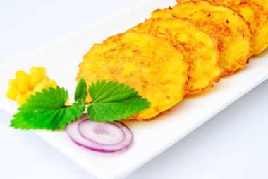 Sağlıklı diyet gıda: mısır börek ile