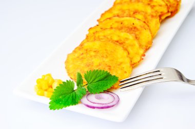 Sağlıklı diyet gıda: mısır börek ile