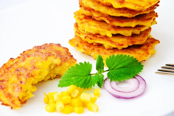 Sağlıklı diyet gıda: mısır börek ile