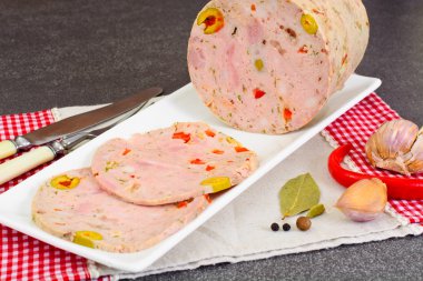 Diyet ev biber, zeytin jambon Made