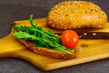 Ekmek ve roka ile diyet sandviç