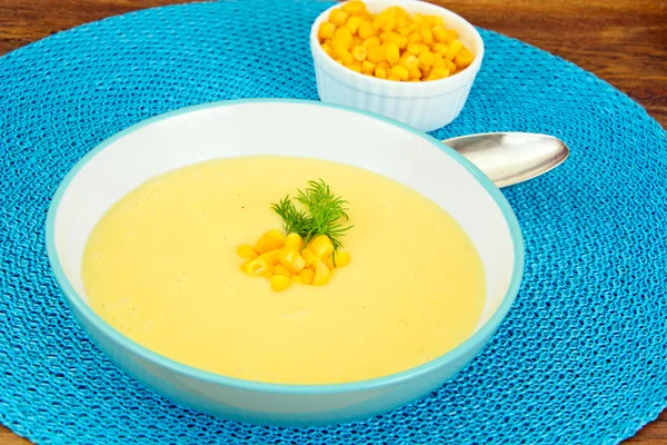 Суп из пюре с кукурузой — стоковое фото
