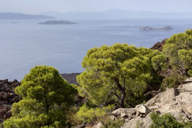Volkanik kökenli ve deniz dağlarının görünümü