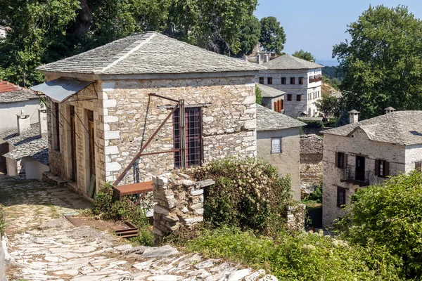 Vista Aldeia Montanhas Pinakates Pelião Sul Com Casas Tradicionais Dia — Fotografia de Stock