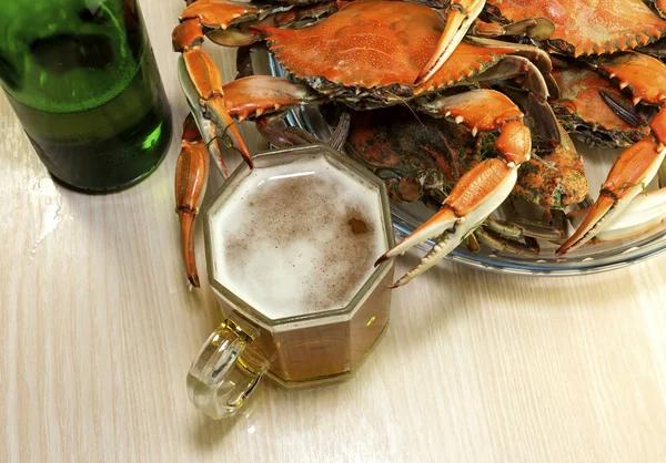 Crabs and beer — Stock Photo, Image