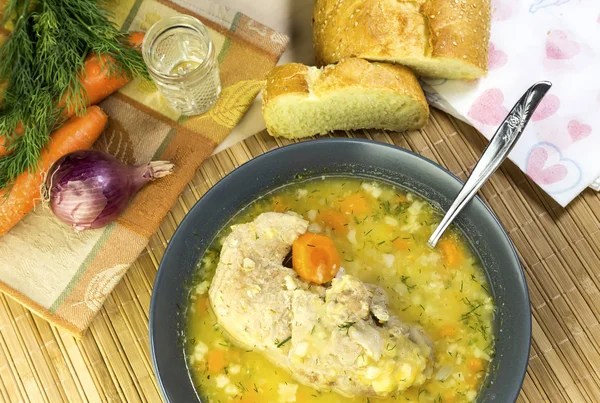 Die Erbsensuppe mit Schweinefleisch — Stockfoto