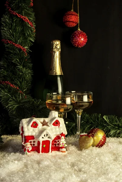 De glazen Nieuwjaar champagne — Stockfoto