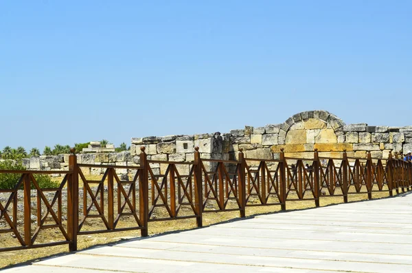 Antike Stadt Heliopolis in der Türkei. Wand. — Stockfoto