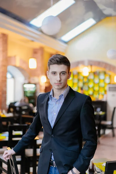 Yaratıcı genç işadamı