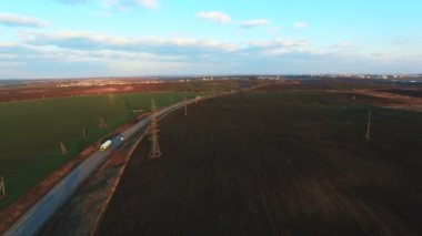 Alan ve yol havadan görünümü