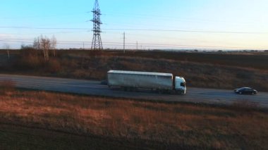 Havadan görünümü alan ve yol. 4k