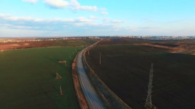 Havadan görünümü alan ve yol. 4k