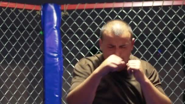 在健身房锻炼的拳击手 — 图库视频影像