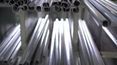 Çok sayıda pencere metal profil. 4k