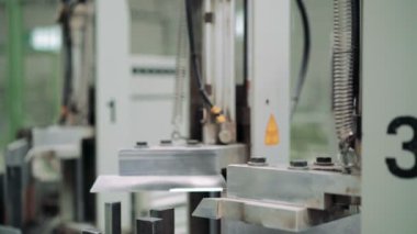 4k pencere Fabrikası'nda üretim makinesi