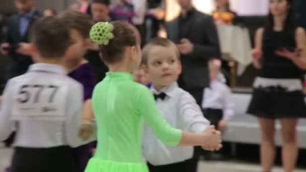 UKRAINE, TERNOPIL, MARCH 12, 2016: Children- penari pada kontes — Stok Video