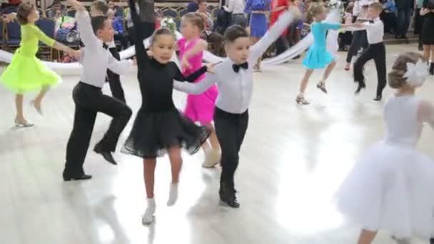 UKRAINE, TERNOPIL, 12 de março de 2016: Rock and roll. Crianças concurso de dança Copa — Vídeo de Stock