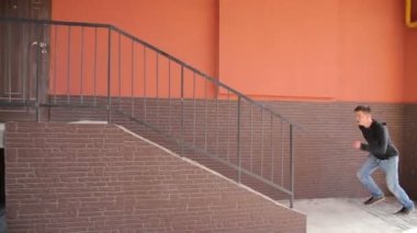 Özgür koşucular kasa bölücü üzerinde